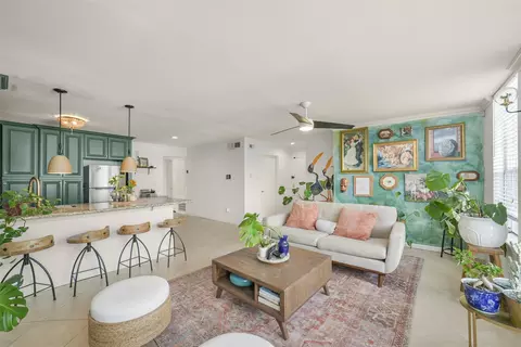 2333 Bering Dr #322, Houston, TX 77057