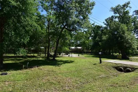 1510 Pine Grove Dr, Dickinson, TX 77539