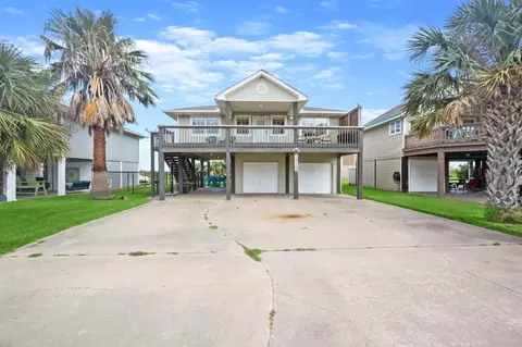 2709 Foster Dr, Crystal Beach, TX 77650