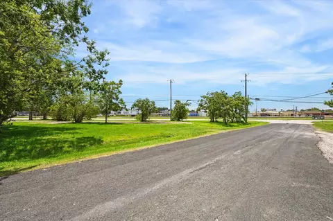 408 N Oak St, Texas City, TX 77591
