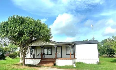 Exterior - 560 S View St, Lytle, TX 78052 photo 2 of 7