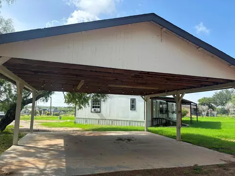 Exterior - 560 S View St, Lytle, TX 78052 photo 6 of 7