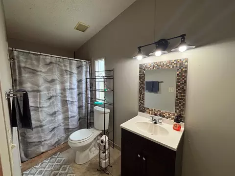 Bath - 560 S View St, Lytle, TX 78052 photo 3 of 3
