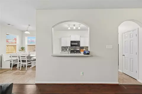 Entry Way - 7043 Windy Run Ct, Spring, TX 77379 photo 4 of 8