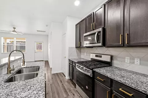 Kitchen - 3653 Cub Dr, Conroe, TX 77301 photo 3 of 5