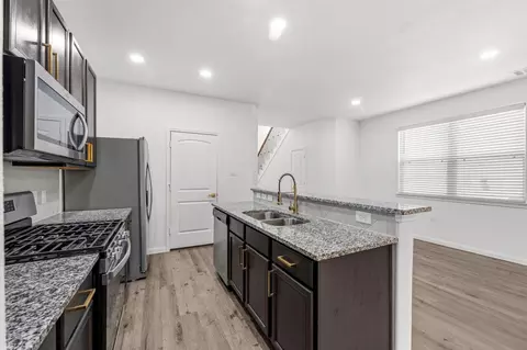 Kitchen - 3653 Cub Dr, Conroe, TX 77301 photo 4 of 5