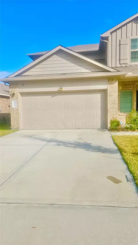 14421 Sugar Pines Dr, Conroe, TX 77302