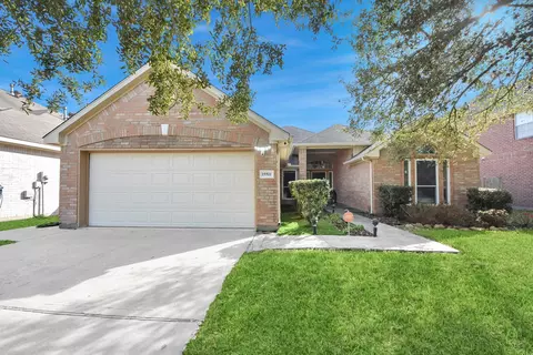 15511 Seminole Canyon Dr, Sugar Land, TX 77498