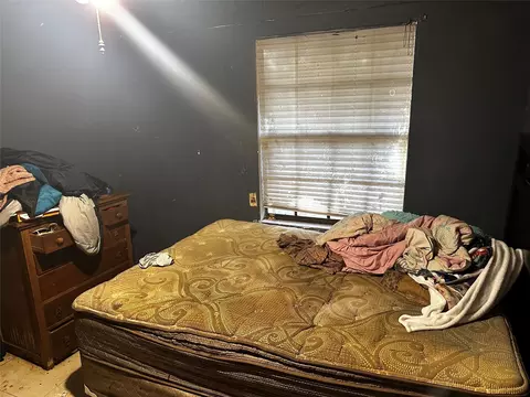 321 Olive St, Huntsville, TX 77340