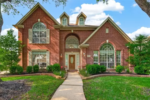 6631 Alicant Dr, Sugar Land, TX 77479