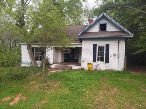 404 N Frazier St, Daingerfield, TX 75638