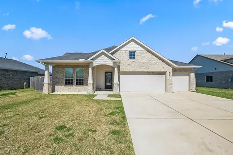 418 Wellshire Dr, West Columbia, TX 77486