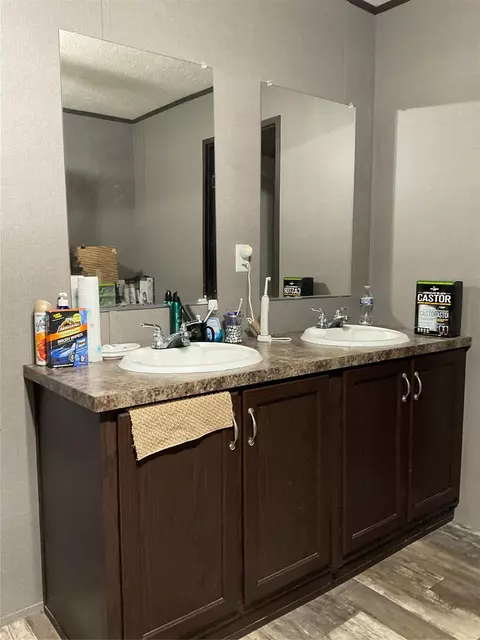 Bath - 149 W W Crk, Trinity, TX 75862 photo 2 of 3