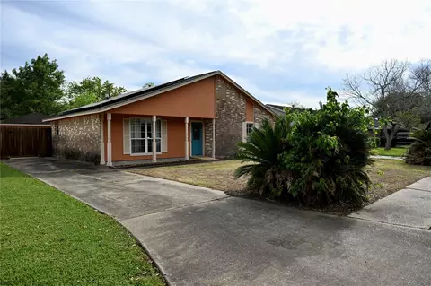 252 Bastrop St, Angleton, TX 77515