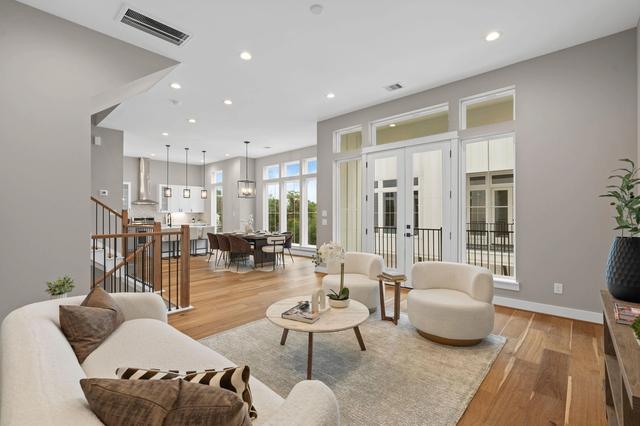 1193 W 19th St, Houston, TX 77008