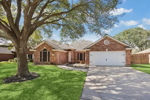 1409 Bob White Trl, Sealy, TX 77474