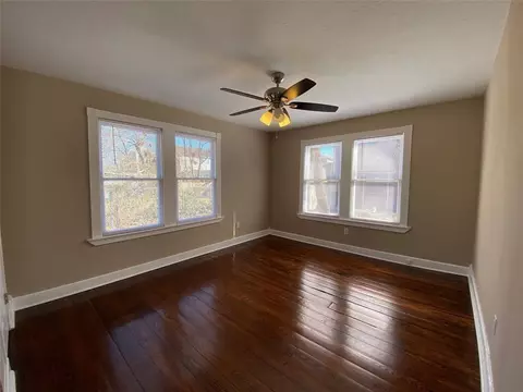 Living - 1110 E 27th St, Houston, TX 77009 photo 3 of 7