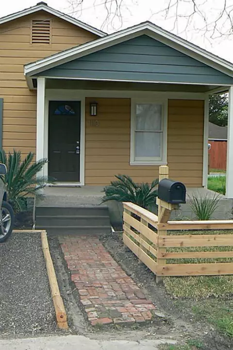 Exterior - 1110 E 27th St, Houston, TX 77009 photo 6 of 9