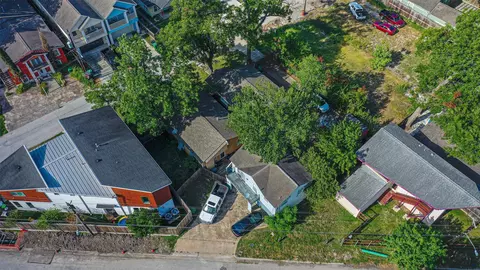 View/Area - 1110 E 27th St, Houston, TX 77009 photo 4 of 9