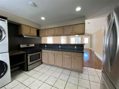 Kitchen - 1110 E 27th St, Houston, TX 77009 photo 1 of 7