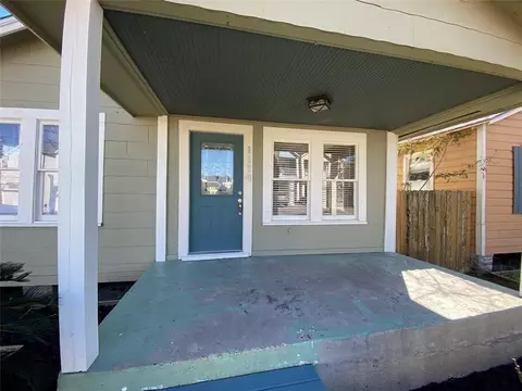 Exterior - 1110 E 27th St, Houston, TX 77009 photo 2 of 9