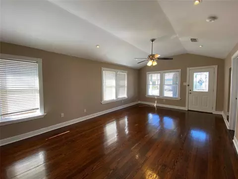 Living - 1110 E 27th St, Houston, TX 77009 photo 1 of 7
