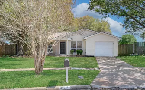24022 Four Sixes Ln, Hockley, TX 77447