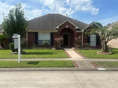 3519 Dry Creek Dr, Pasadena, TX 77505