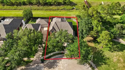 3101 Red Maple Dr, Friendswood, TX 77546