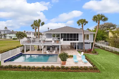 14021 Grambo Blvd, Galveston, TX 77554
