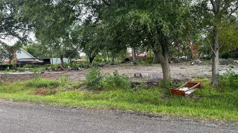 8100 S Kilarney Dr, Beaumont, TX 77705