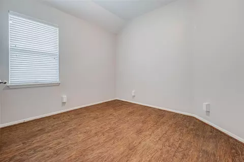 Bedroom - 434 Carson Ridge Dr, Spring, TX 77386 photo 4 of 7