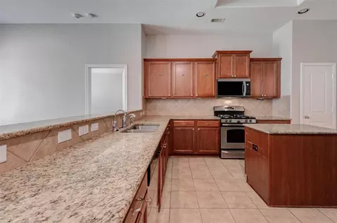 Kitchen - 434 Carson Ridge Dr, Spring, TX 77386 photo 2 of 3