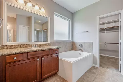 Bath - 434 Carson Ridge Dr, Spring, TX 77386 photo 2 of 4