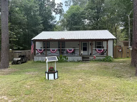 141 Mud Cat Dr, Trinity, TX 75862