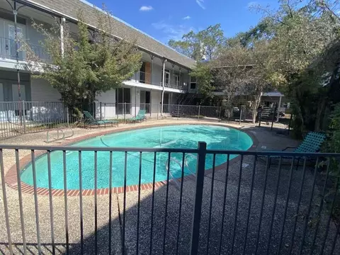 3300 Yorktown St #11, Houston, TX 77056
