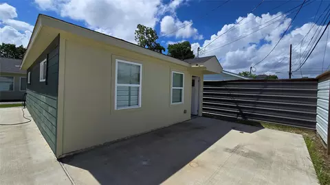 3741 Seabrook St, Houston, TX 77021