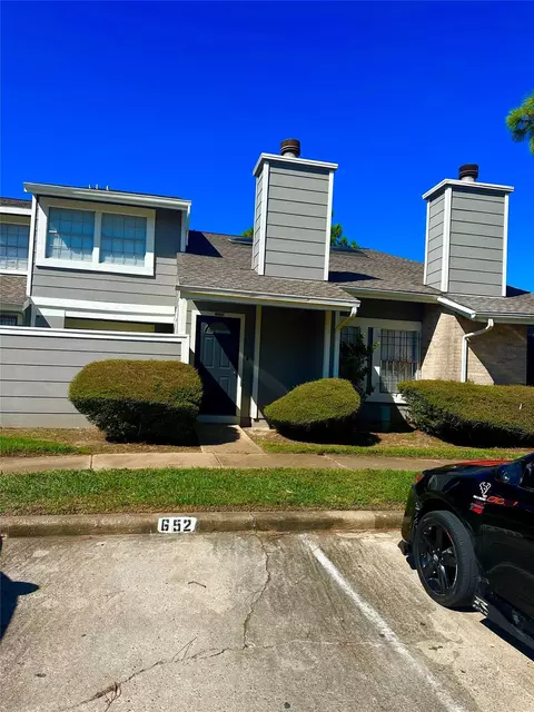 12204 Coppertree Ln, Houston, TX 77035