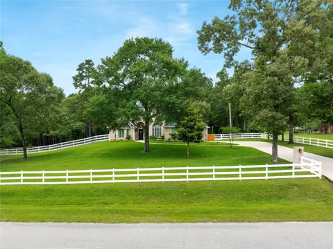 345 Ridgelake Scenic Dr, Montgomery, TX 77316