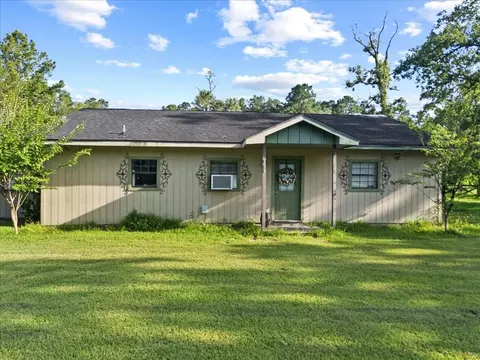 150 County Road 6401, Dayton, TX 77535