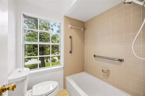 Bath - 6 Postvine Ct, Spring, TX 77381 photo 4 of 5