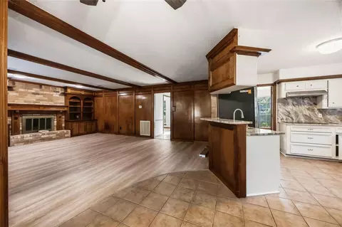 Living - 6 Postvine Ct, Spring, TX 77381 photo 5 of 8