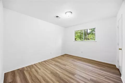 Bedroom - 6 Postvine Ct, Spring, TX 77381 photo 3 of 6