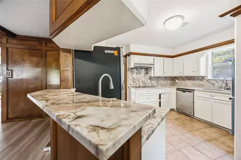 Kitchen - 6 Postvine Ct, Spring, TX 77381 photo 1 of 3