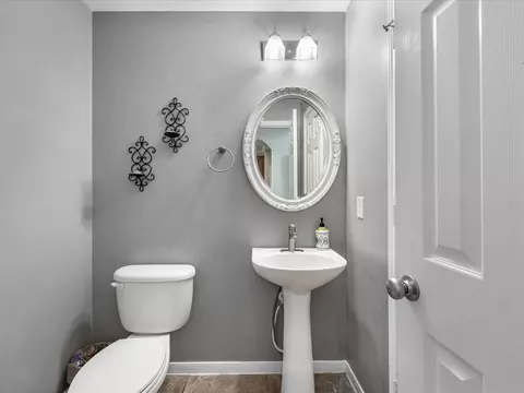 Bath - 3310 Compass Ct, Conroe, TX 77301 photo 3 of 5