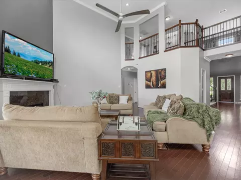Living - 3310 Compass Ct, Conroe, TX 77301 photo 4 of 5