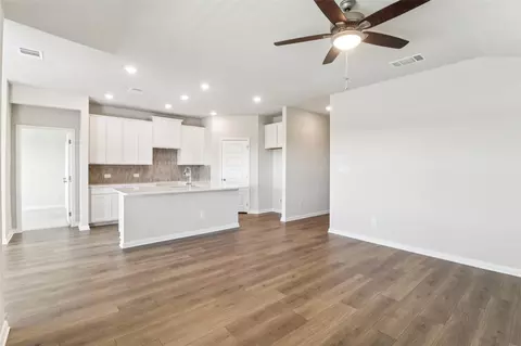 5220 Redbud Valley Dr, Pearland, TX 77584