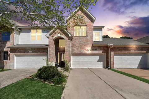 10342 Solitaire Cir, Houston, TX 77070