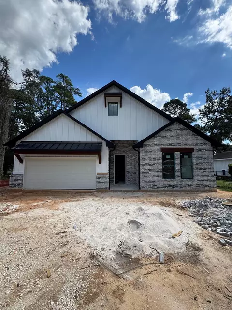 Exterior - 111 Rolling Hills Dr, Conroe, TX 77304 photo 2 of 3