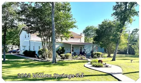 2042 Willow Springs Rd, Fayetteville, TX 78940